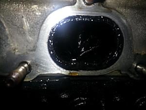 Black gunk in head and exhaust manifold-4.jpg