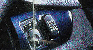 Mystery button on US Evo pic-acd.jpg