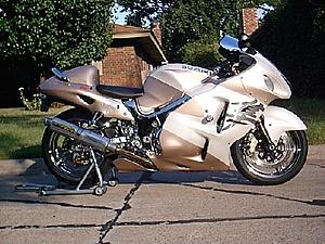 Which Motorcycle should be parked next to my EVO?-busa1.jpg