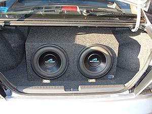 I need some help on ideas to secure my subwoofer box in my trunk.-dscf0070s.jpg