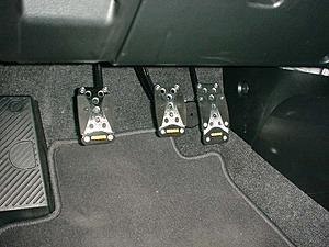 Momo shift knob fit?-pedals.jpg