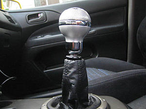 MOMO Shift Knob-knob1.jpg