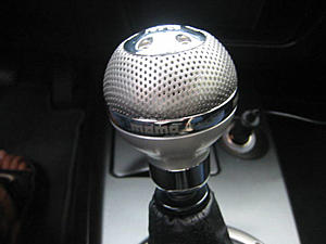 MOMO Shift Knob-knob2.jpg