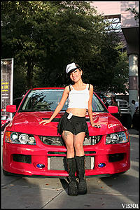 Hot chick posing on Evo 9!-vb2.jpg