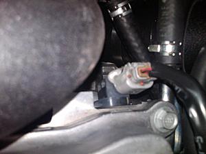 ETS Exhaust Manifold, causing plug to melt in engine compartment (and resolution)-img00039-20100116-2306.jpg