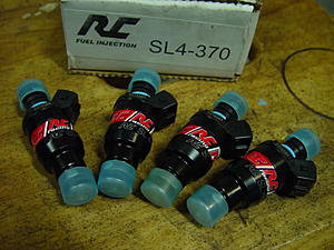 SRT4 Internals-rcfuel-injectors.jpg