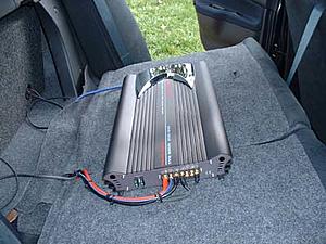 Amp mouted on rear seat!-ampside1.jpg