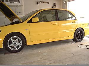 Black 16&quot; Rota Slipstreams on a Yellow OZ-dscf0004.jpg