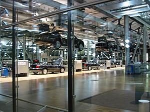 Evo vs Porsche 996 TT-030104_vw_transparent_factory_02_production_line.jpg