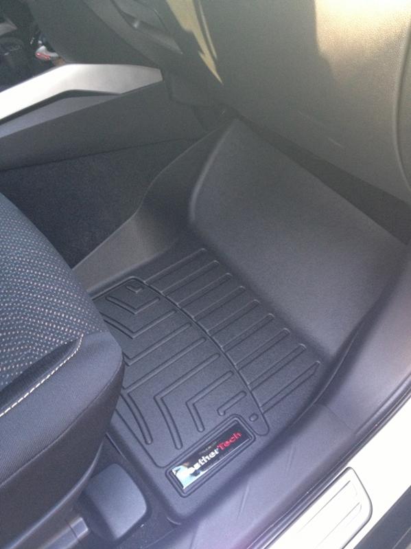 Weathertech Floorliners Weathertech Cargo Mat And Front Strut Bar