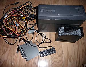 FS - 12 disc CD changer with display &amp; remote - NYC-b608_3.jpg