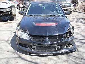 2005 Mitsubishi EVO rebuild-able, salvage, needs body work !-dscn7005.jpg