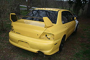 FS: Evo 8 yellow unibody or rolling chassis-parts-car_05.jpg