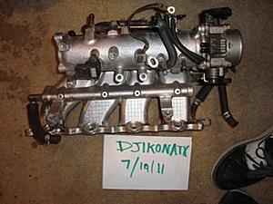 evo 8 oem bnib headgasket,timing belt, intake mani-dsc04405.jpg