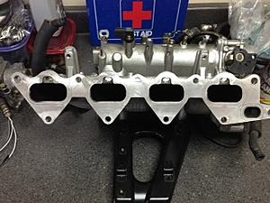 oem in manifold+throttle body-manifold.jpg