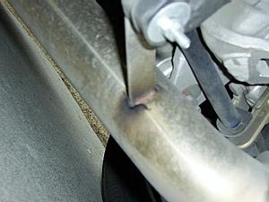 Megan Racing Exhaust: Broken Bracket &amp; Cracked Pipe-megan-evo-8-exhaust-break-2.jpg